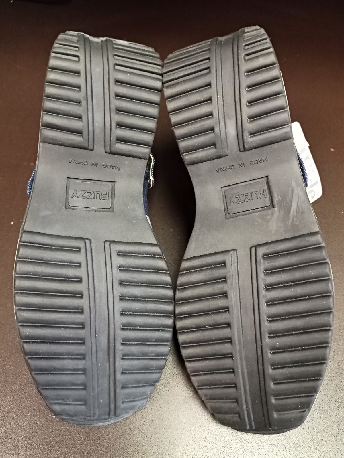 Fuzzy Sandy Women's Wide Width Blue Denim Casual Clogs *** Read Description ***