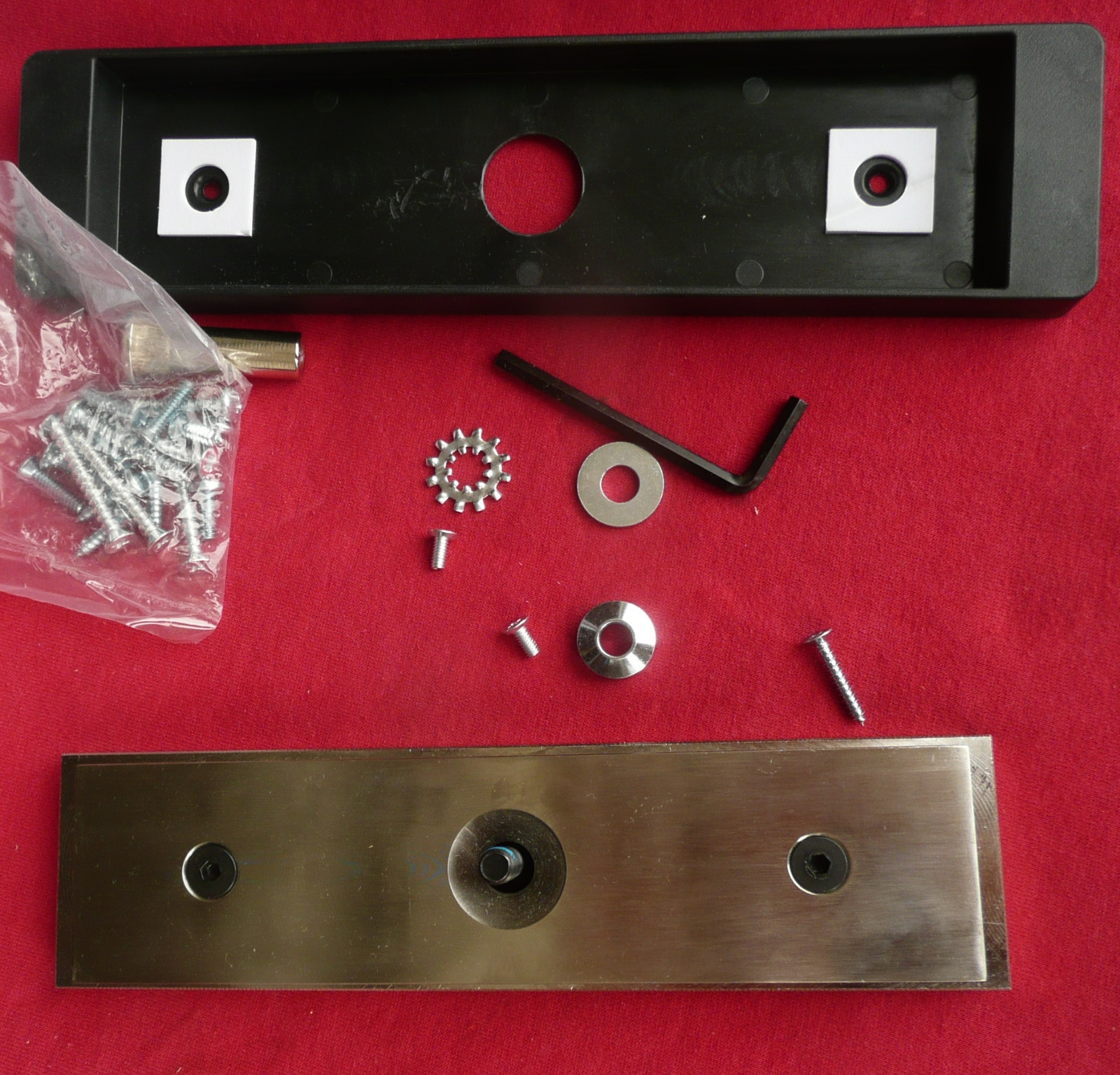 Schlage 1500 lbs. Electromagnetic Max Security Lock M492 (new in a bruised box)