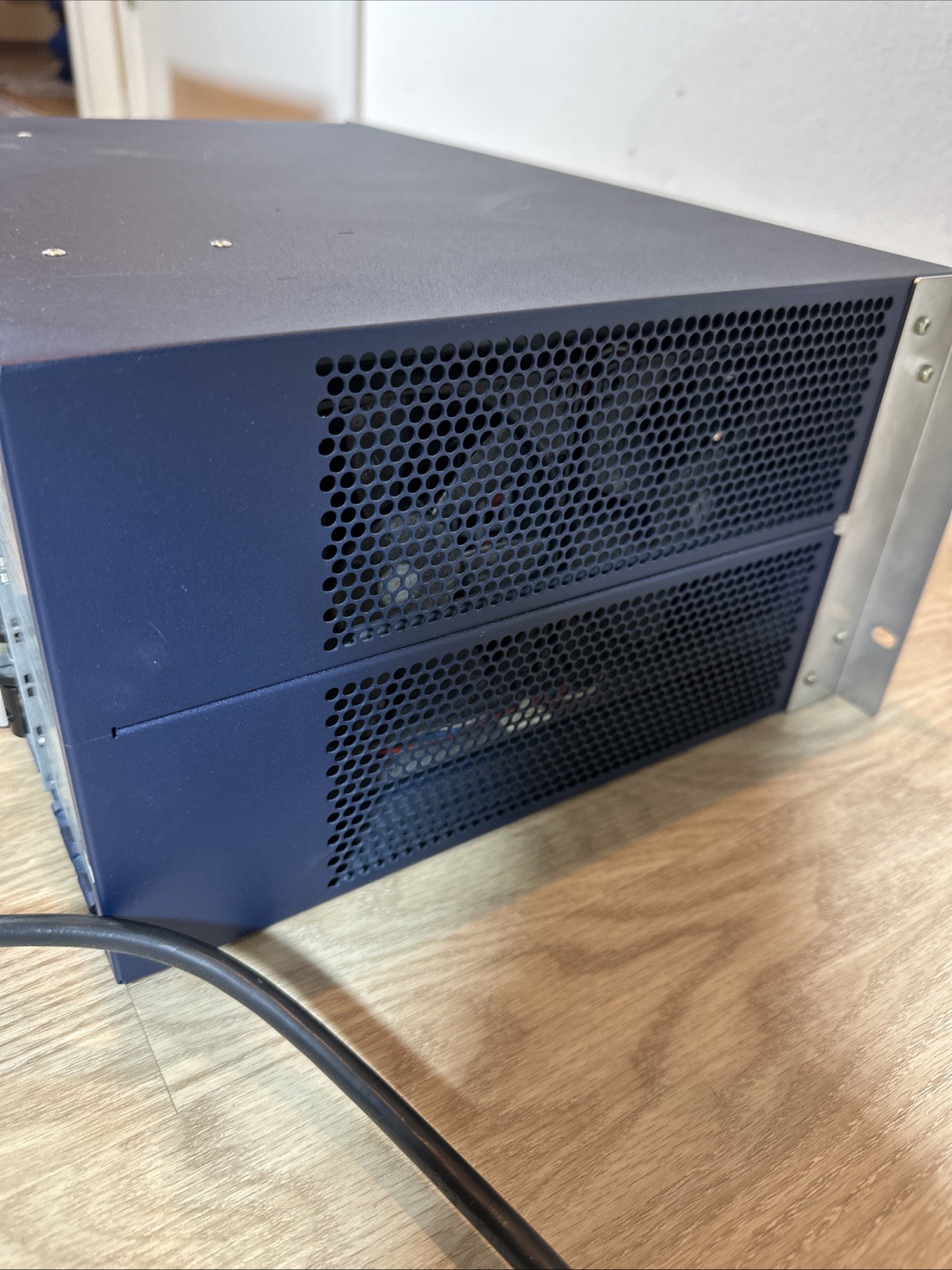 Siemens HIPATH 4000 Communication Server w/ HDTR2 & 080 Boards - Untested