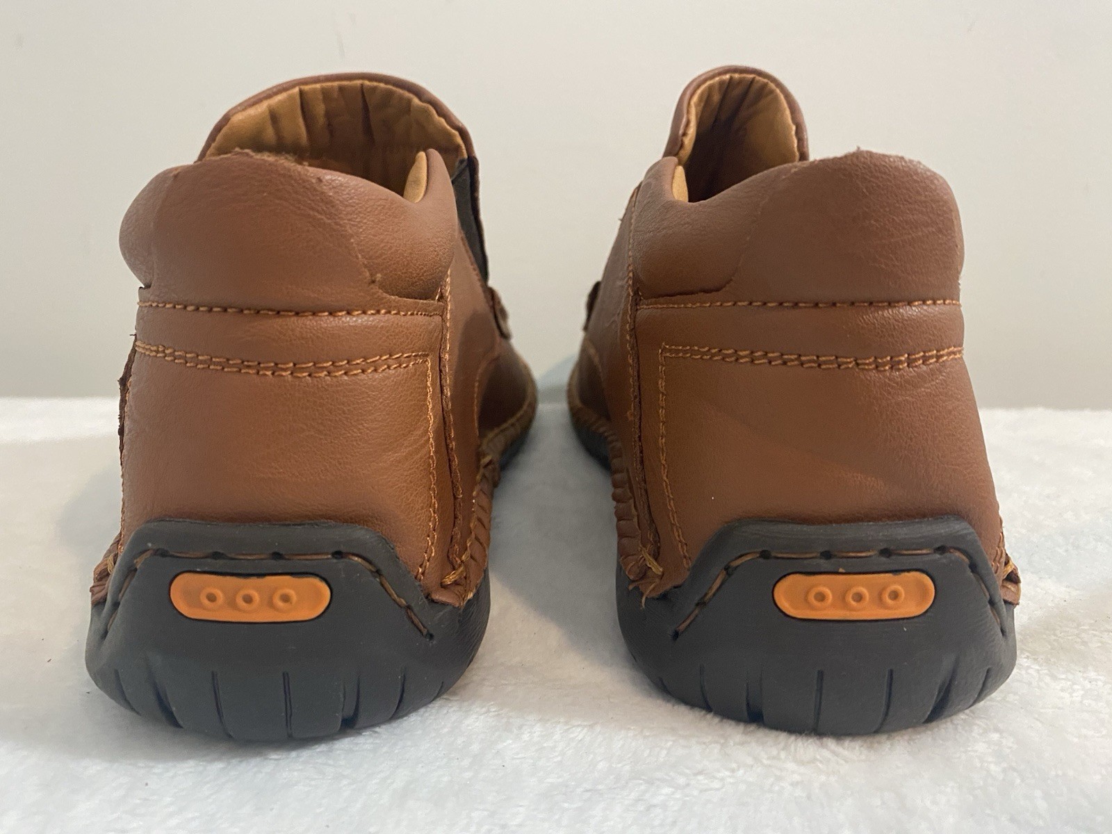 Men's 100% Caoutchouc loafers casual Leather Shoes (Size 43) Brown Or Black NWOT