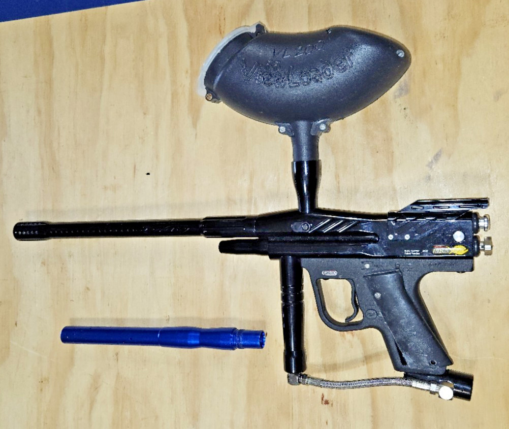 PMI Piranha Paintball 2K3 E-trigger DYE barrel viewloader hopper extrasUNTEST