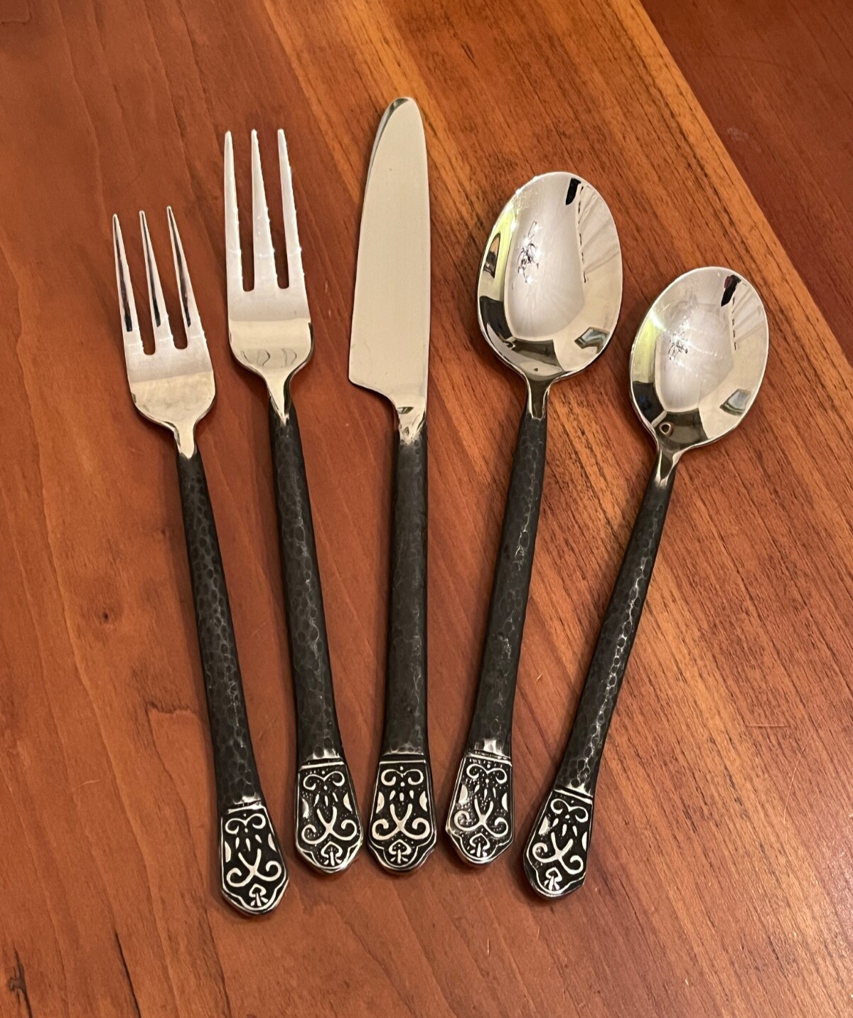 Gourmet Settings AVALON BARCELONA  Flatware  Black Hammered Handle - Choice