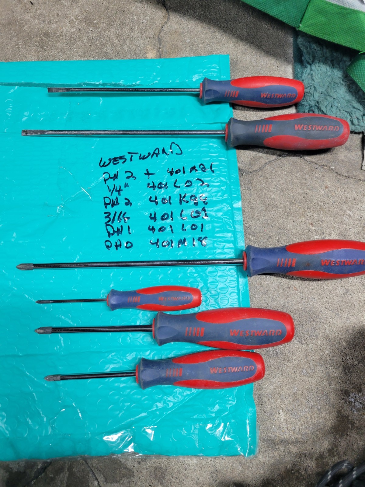 WESTWARD SCREW DRIVER SET 6 Pieces 2 STRAIGHT & 4 PHILLIPS