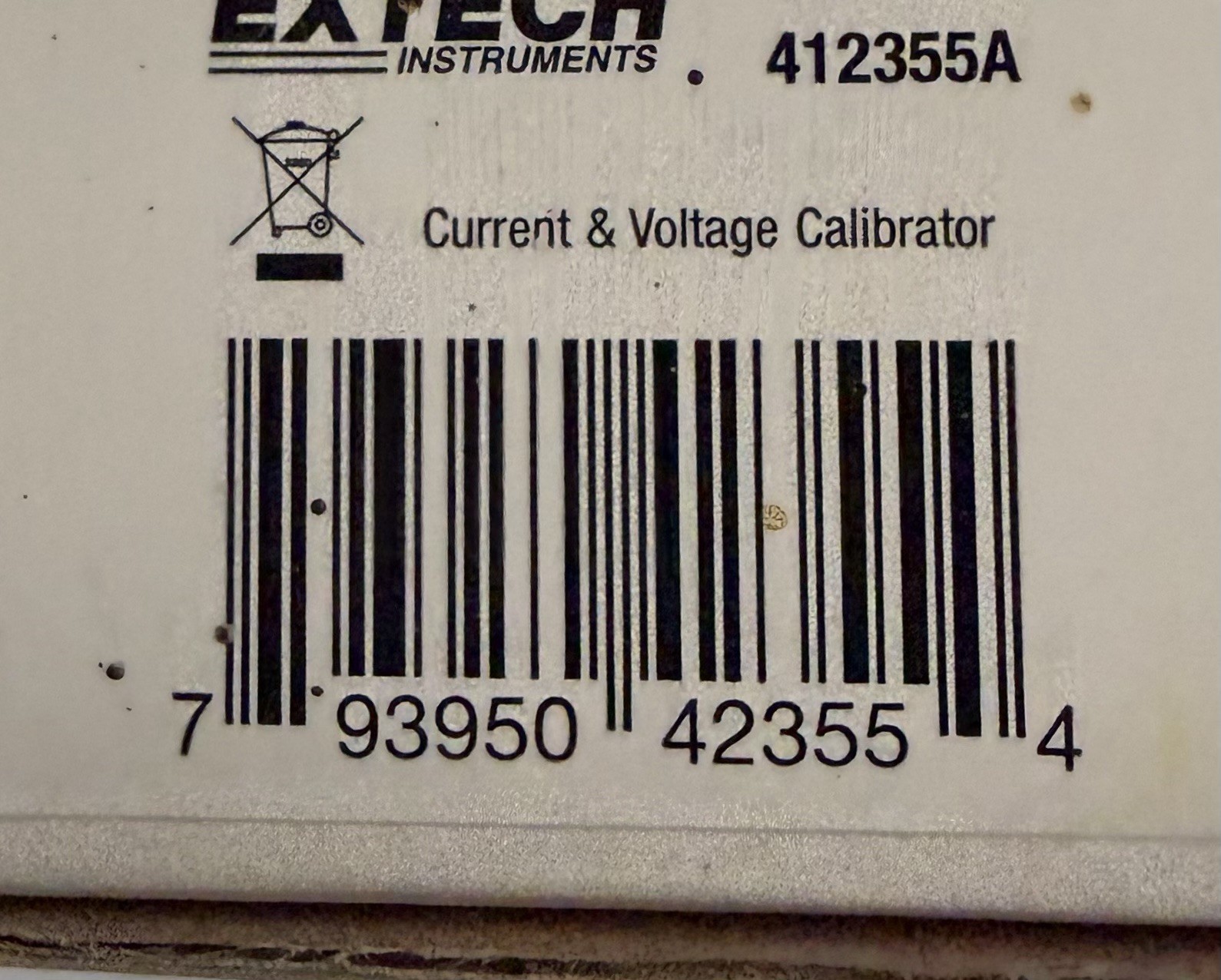 Extech 412355A Oyster Series Current Voltage Calibrator/Meter in Case