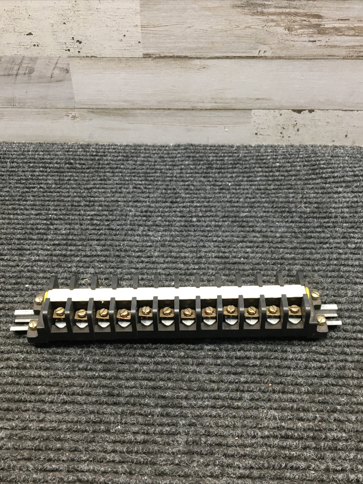 Used Square D I828-C19 Terminal Block