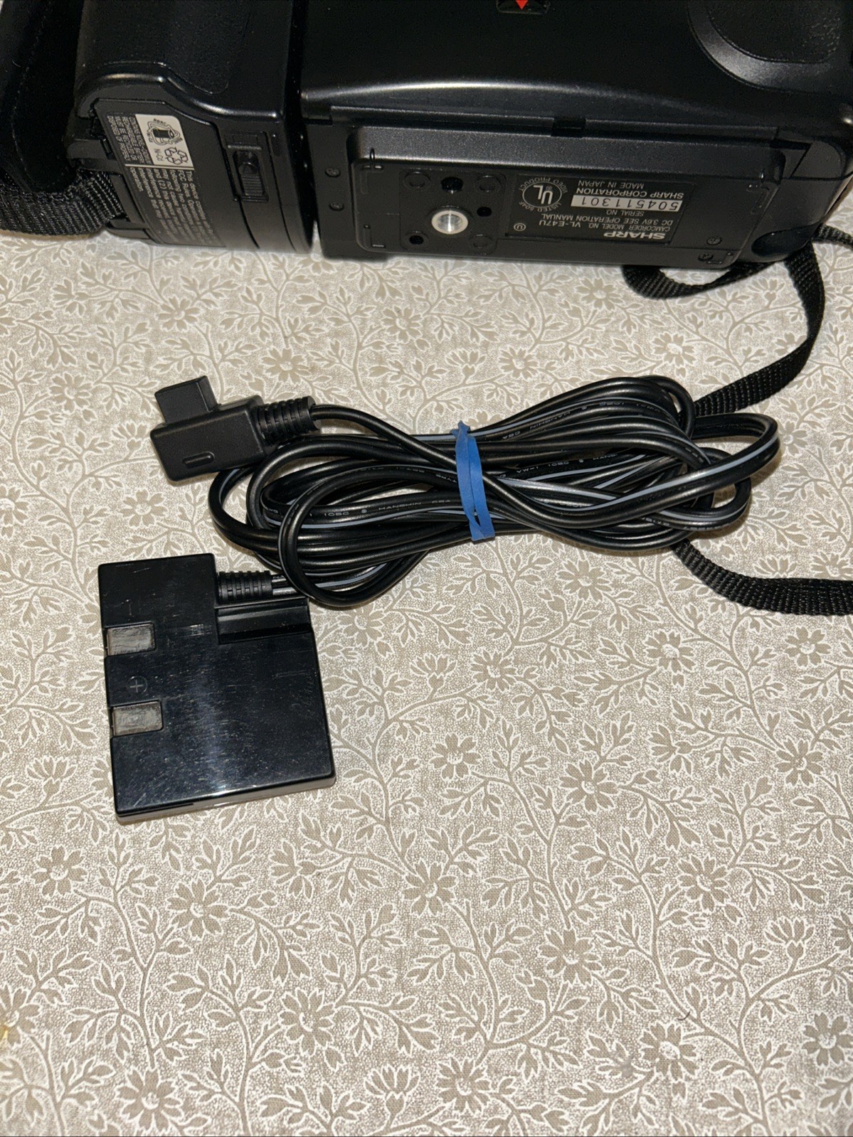 Sharp Liquid Crystal Video Camera Vl-E47 & Accessories