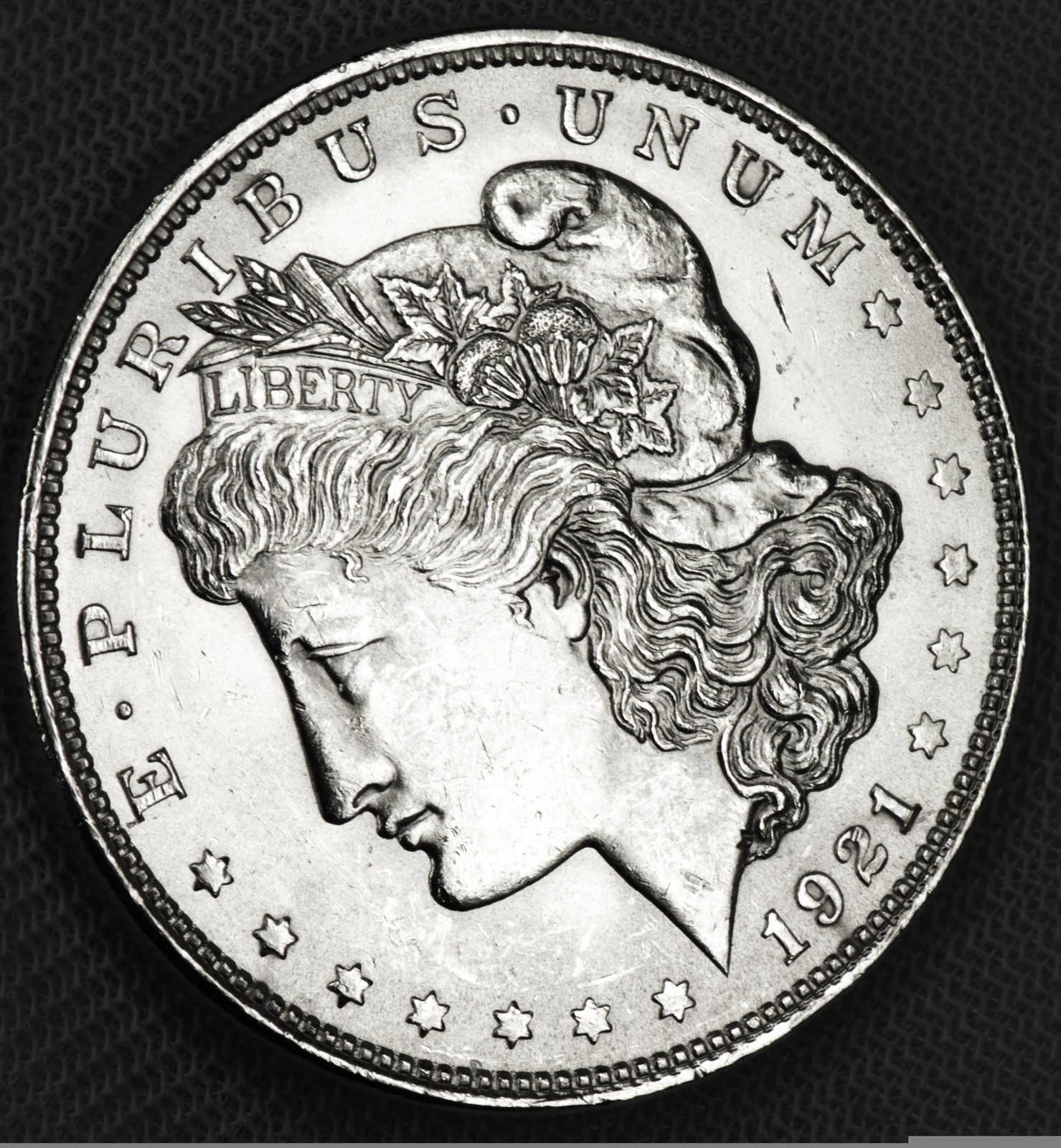 1921-p Silver Dollar.      Strong Strike for a 1921.        BU  (Inventory A)