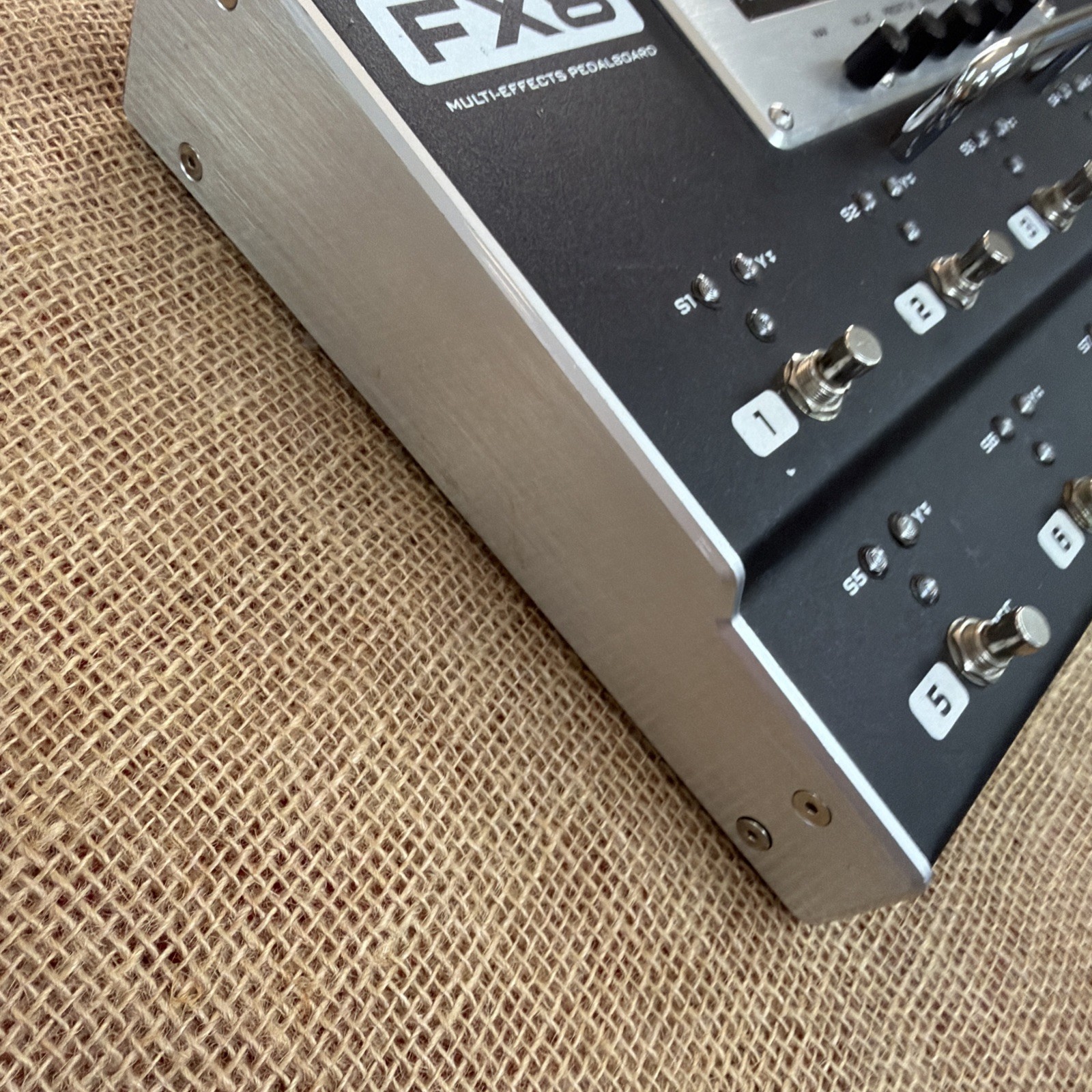 Fractal Audio Systems FX-8 Multi-Effects Pedalboard Processor for Guitarists