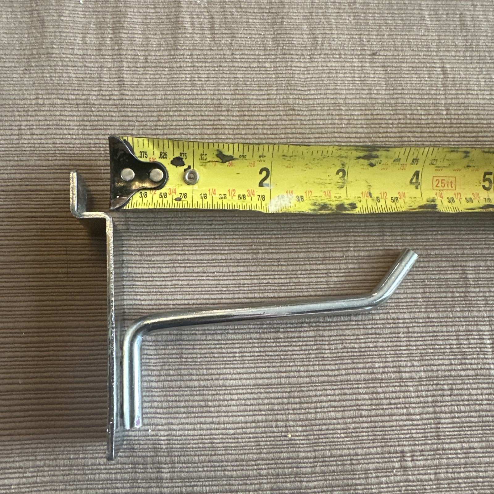 4" Slat Wall Hooks - 16