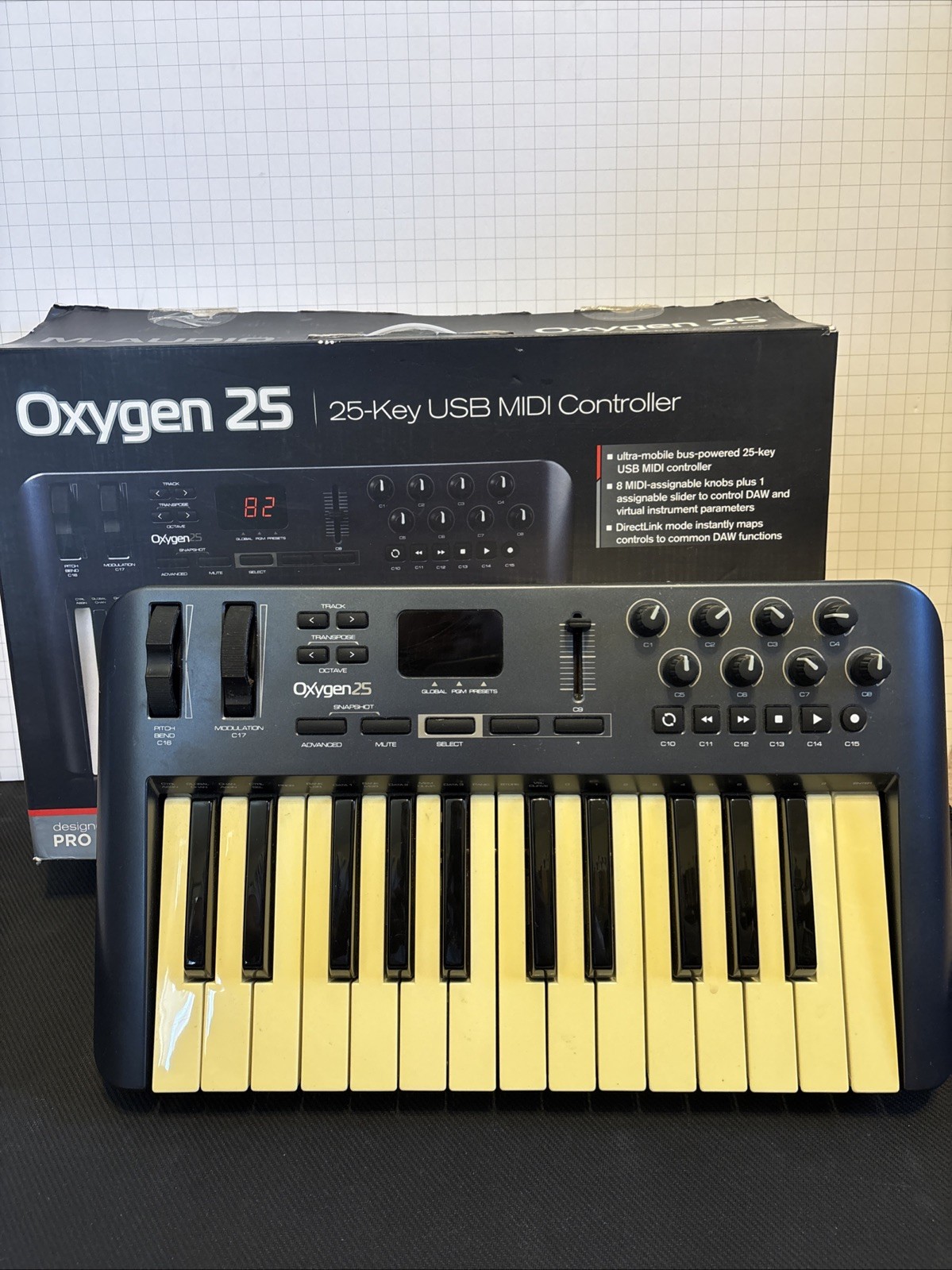 Oxygen 25, M-AUDIO, 25 Key USB MIDI Controller Very Good