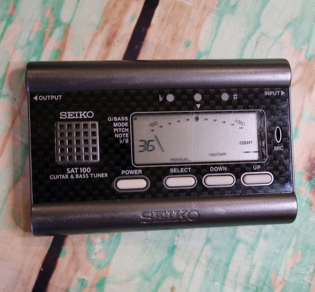 SEIKO SAT100 Digital Guitar And Bass Tuner