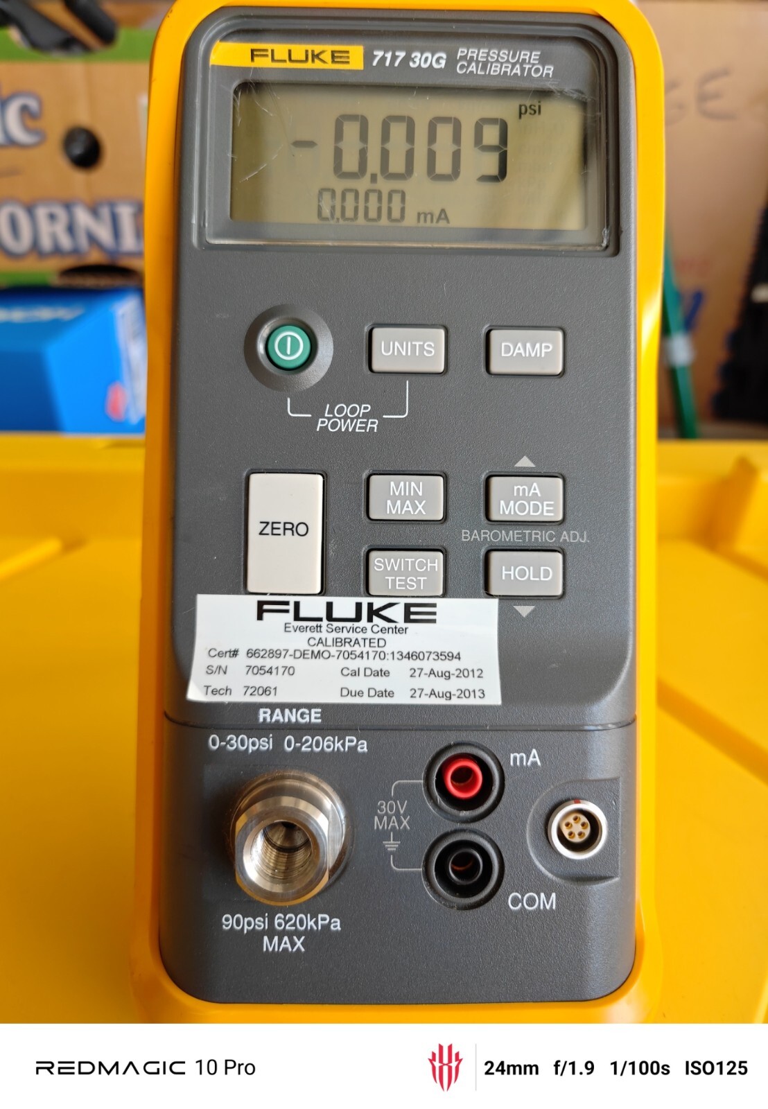 FLUKE 717-30G PRESSURE CALIBRATOR (Demo unit, used.