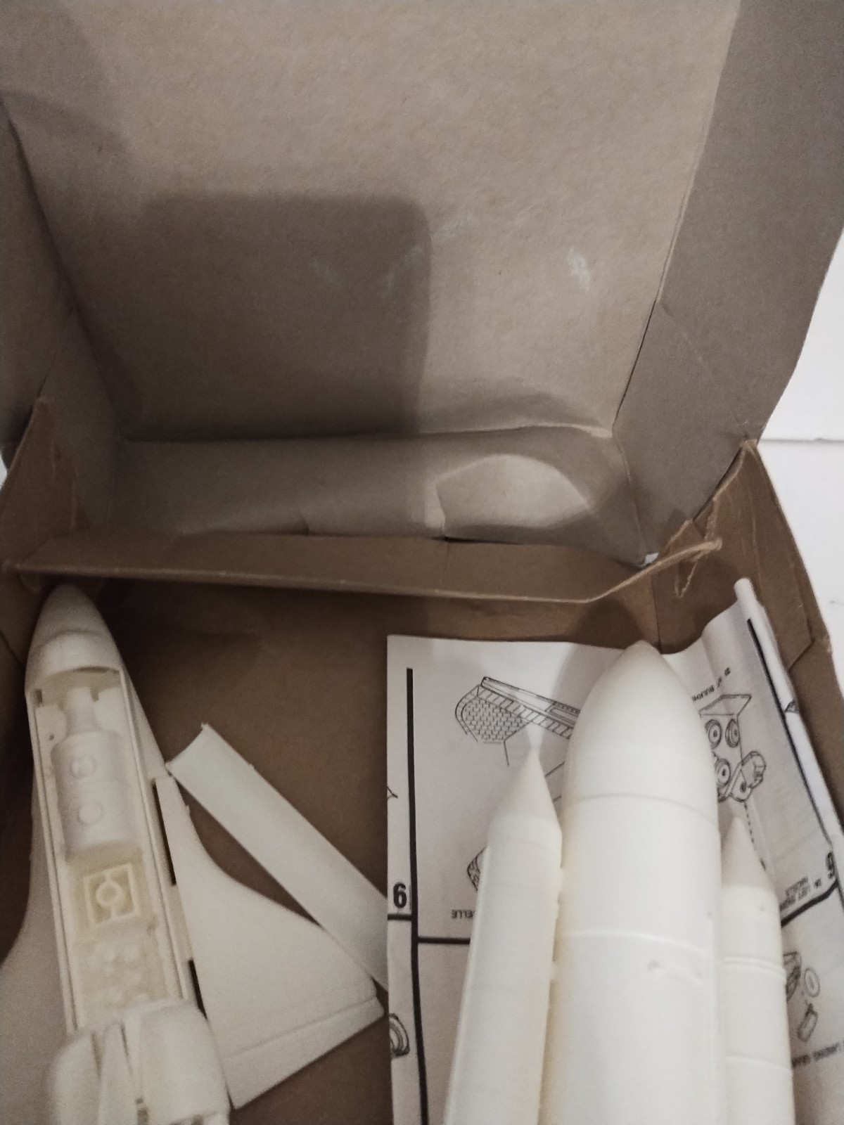 1995 Lindberg Snap Fit Space Shuttle Model Complete But Opened
