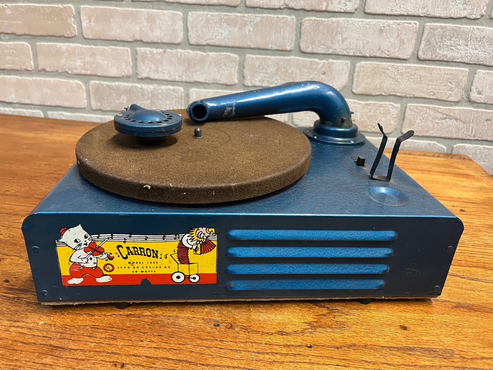 Vintage Carron Mfg. Co. 78 Rpm Child's Electric Acoustical Phonograph - REPAIR