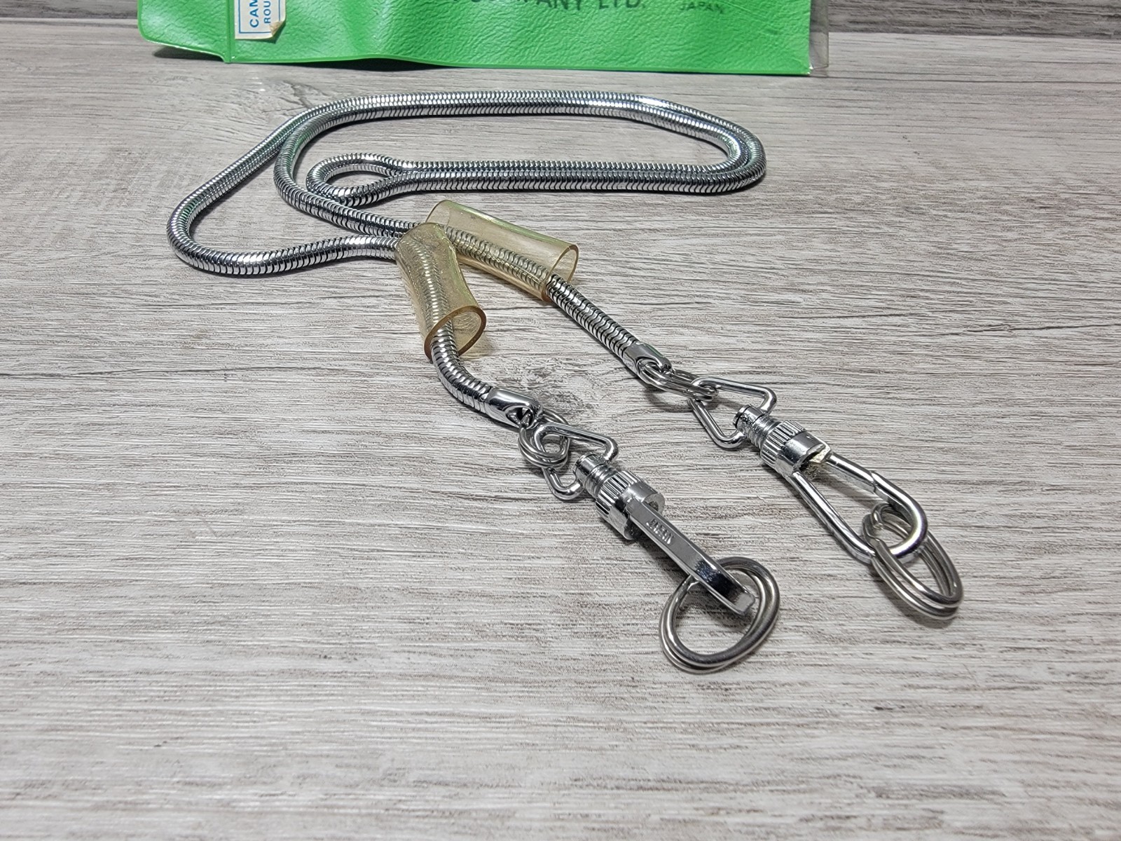 VTG 35” SILVER TONE LOCKING SNAKE CHAIN CAMERA NECK STRAP W PACKAGING *NICE
