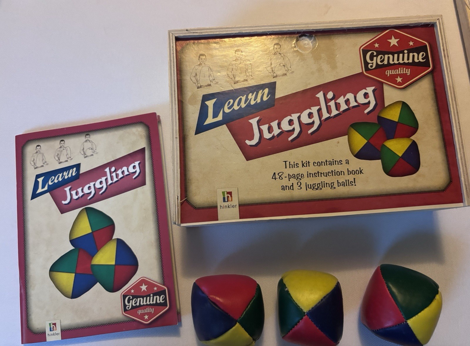 2014  LEARN JUGGLING Kit w/ 3 Juggling Balls & 48 Pg. Book in Wooden Case