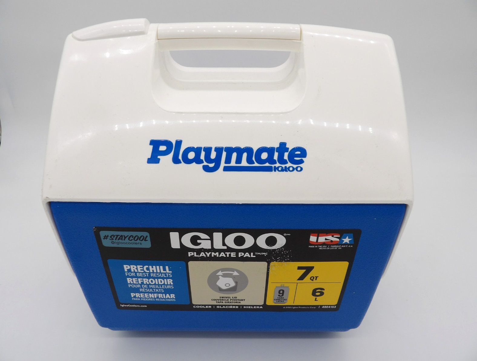 Igloo 7 qt. Playmate Pal Hard Plastic Cooler - Blue/White - New with scuffs/dent