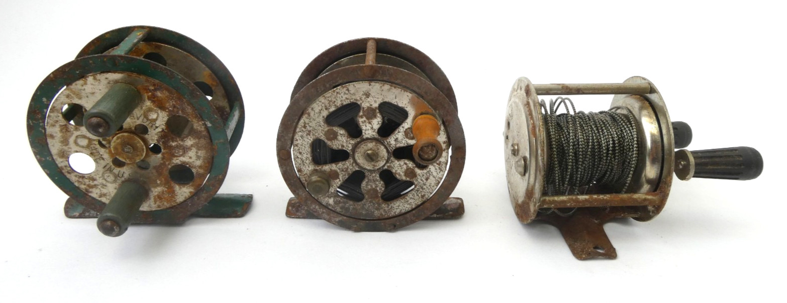 Vintage Fishing Reel Lot – Unbranded – For Parts Repair – Heavy Wear & Rust