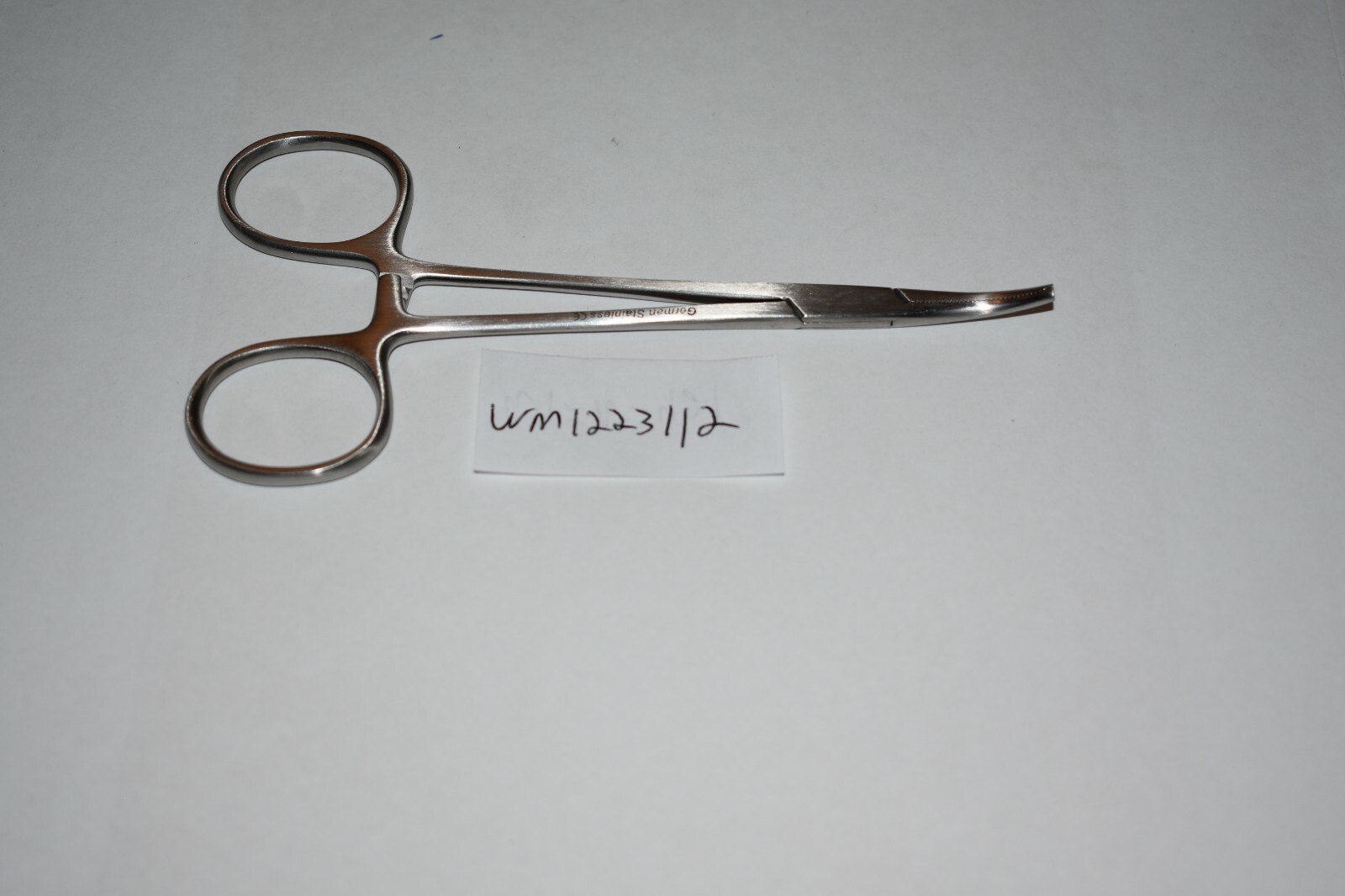 MDS1222112 HALSTED MOSQUITO FORCEPS CUR 5" SERRATED