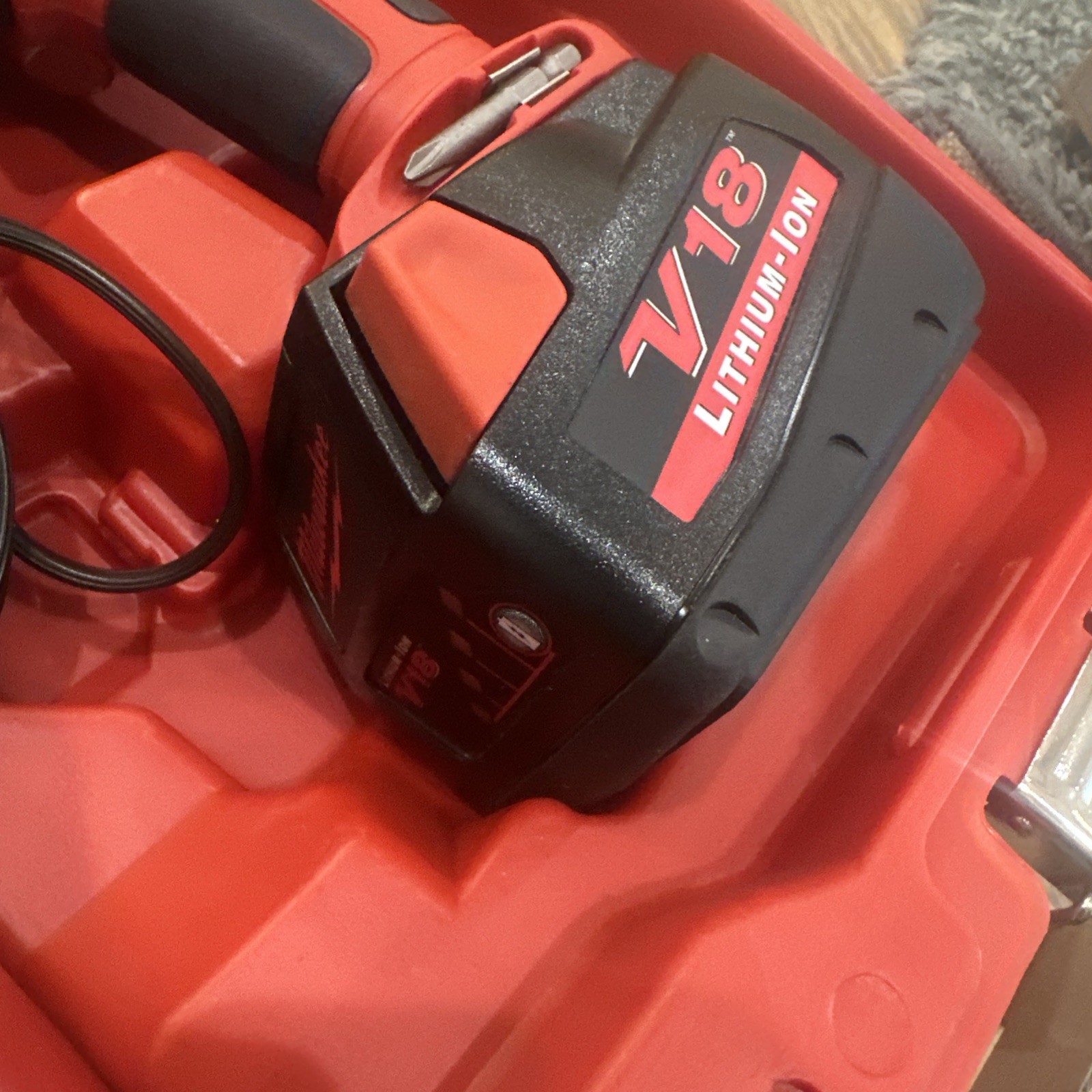 Milwaukee 18 V Hammer Drill 0824-24