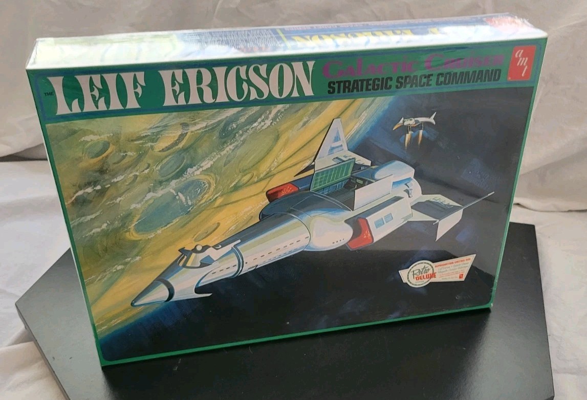 LEIF ERICSON GALACTIC CRUISER STRATEGIC SPACE COMMAND MODEL KIT AMT NEW SEALED!!