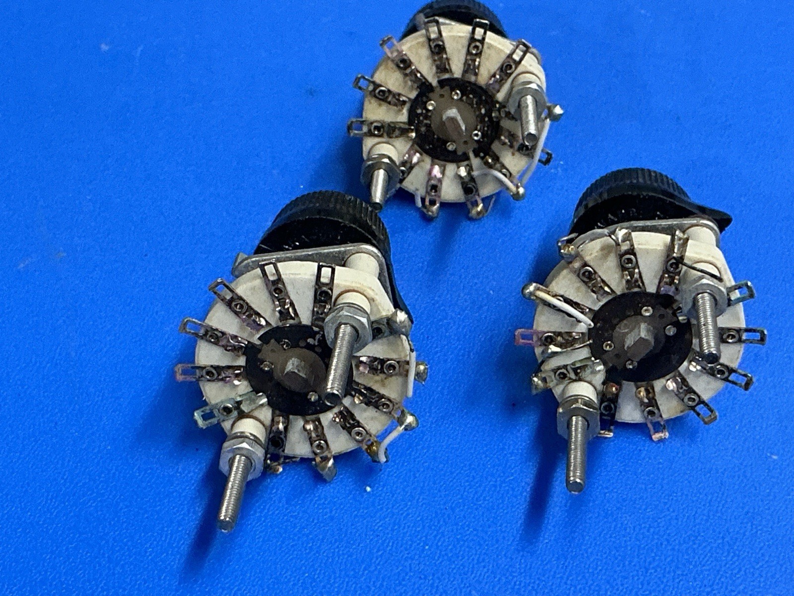 3 Vintage P-503 Ceramic rotary switch - USA - with Knobs