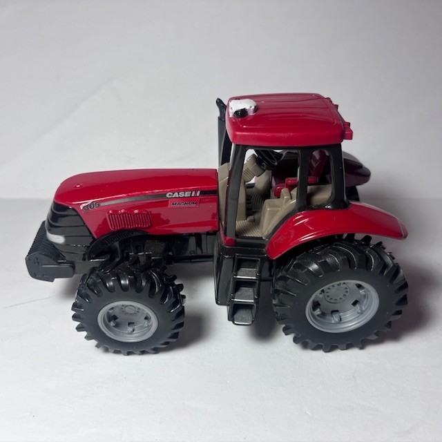 Tomy 1/32 Case CNHi Magnum 305 Tractor Licensed