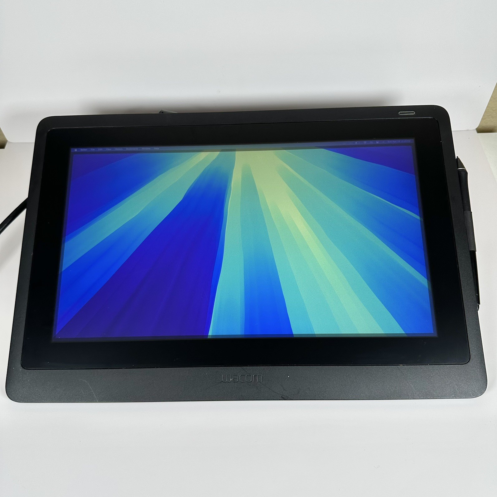 Wacom Cintiq 16 Drawing Tablet w/ Pro Pen 2 w/Tilt Response Excellent Condition