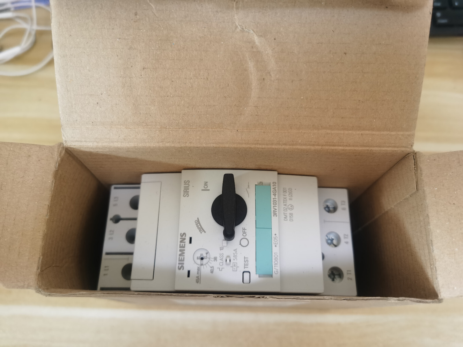 Siemens 3RV1031-4GA10 3RV10314GA10 36-45A Circuit Breaker -New Free Ship *UP