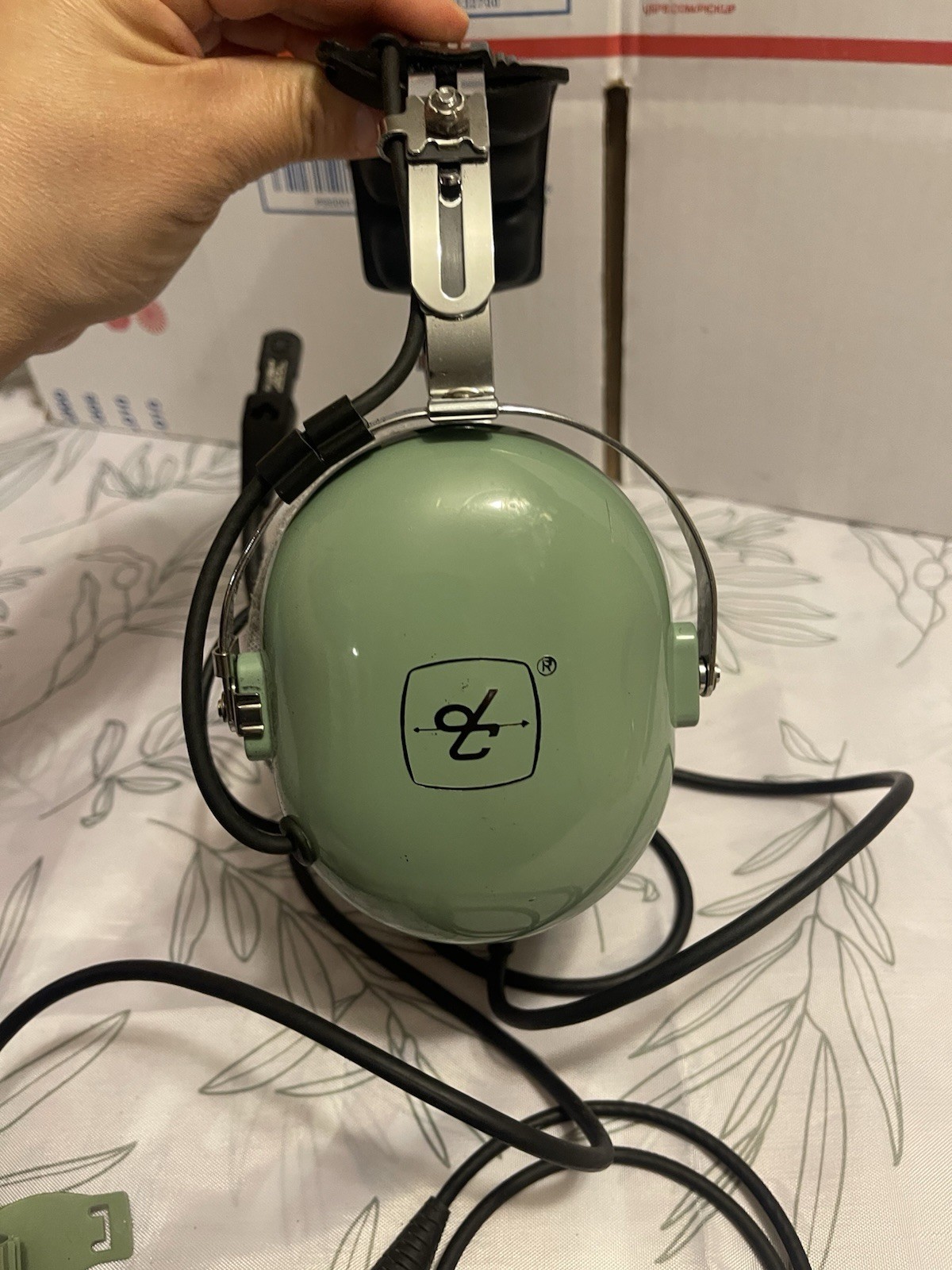 David Clark Noise Attenuating Aviation Headset/microphone. Model H10-20