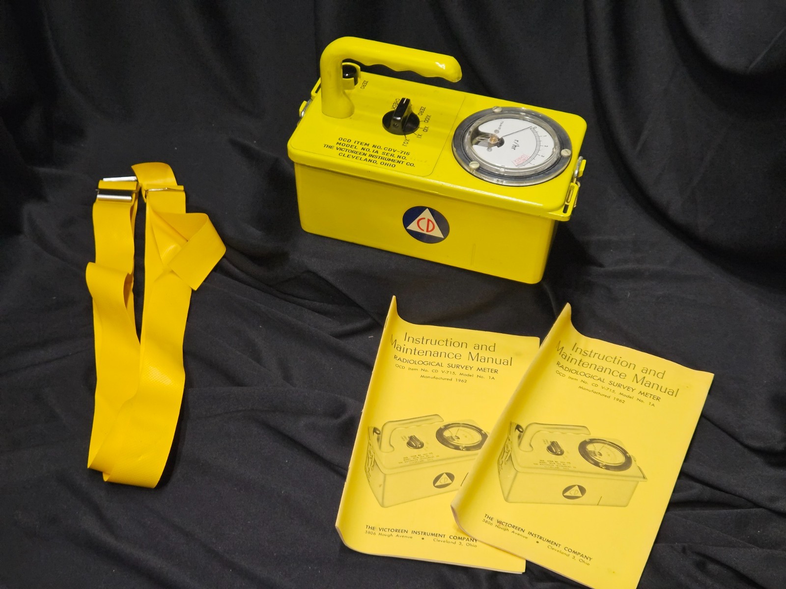 Victoreen CDV-715 Civil Defense Radiological Survey Meter Tested + Complete Set