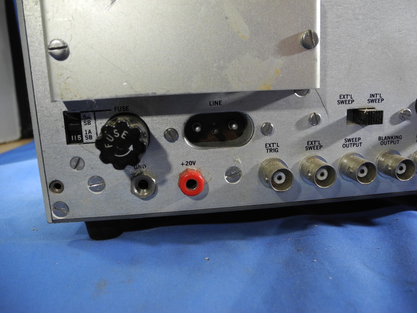 SD Kruse Electronics Sweeper 5000A w/ Oscillator Model 5015-2 7-11 GHz Module