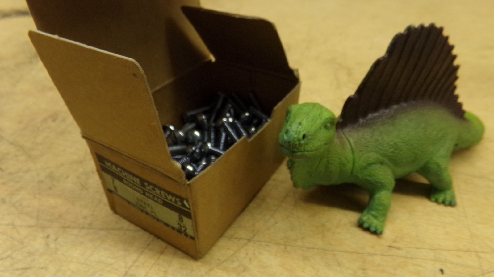 NEW 100 Universal Screw & Bolt, Machine Screws Roud Head 7/8"