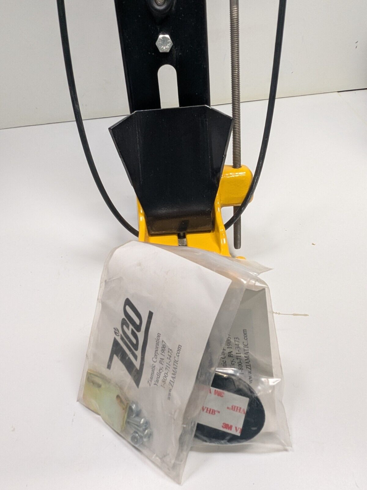 NEW ZICO Ziamatic EZ-LOC SCBA Tank Bracket with Pull Release QM-EZL-FS
