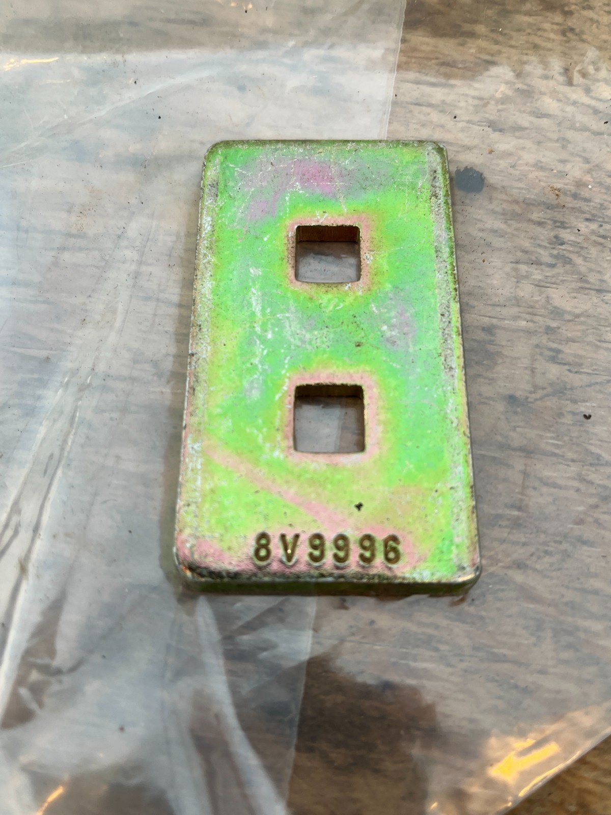 8V-9996   Genuine OEM  CAT   PLATE   Caterpillar   8V9996