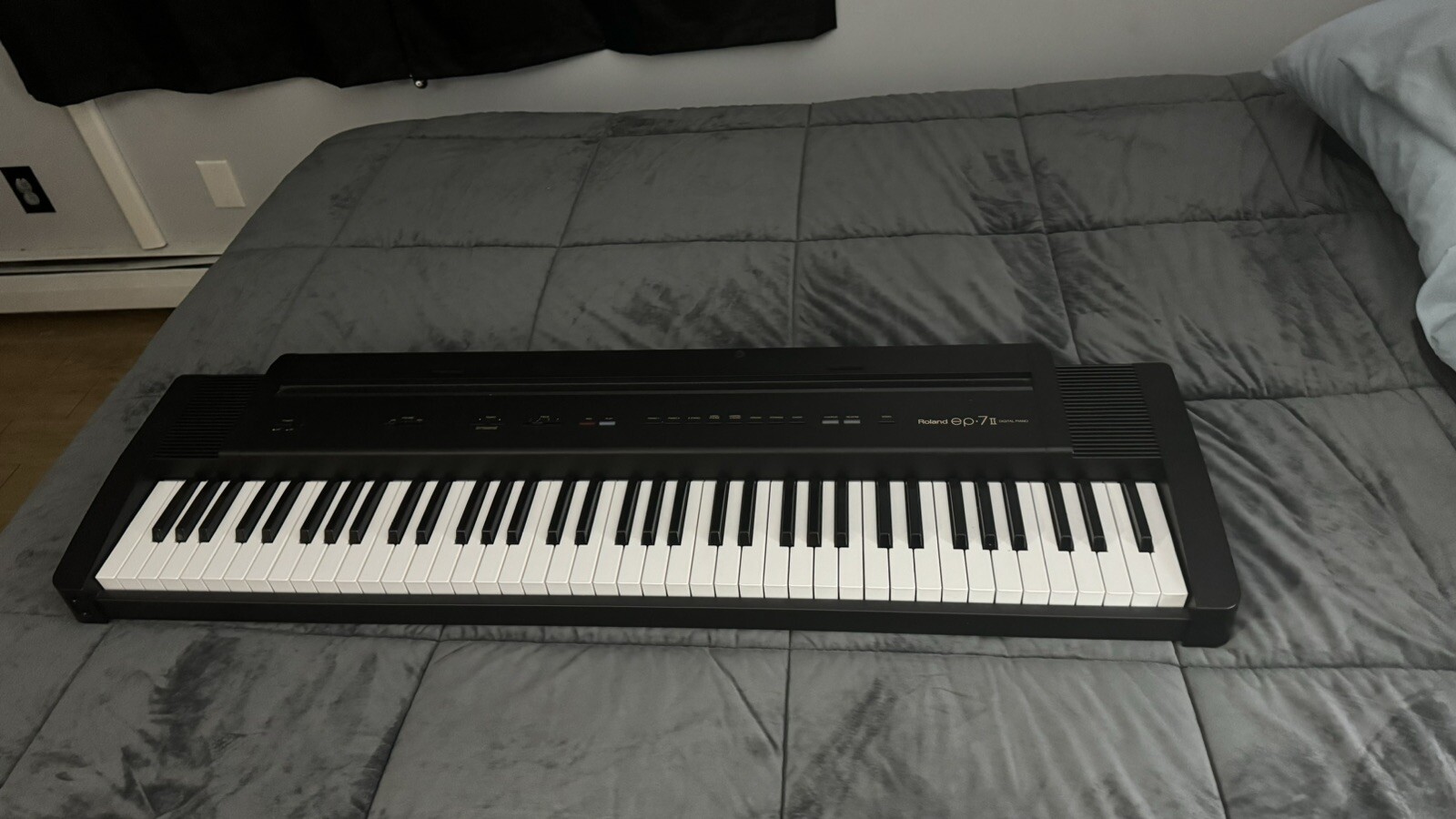 Roland EP-7 II Digital Piano Keyboard, 76 Keys  A Few Keys Don’t Work Read