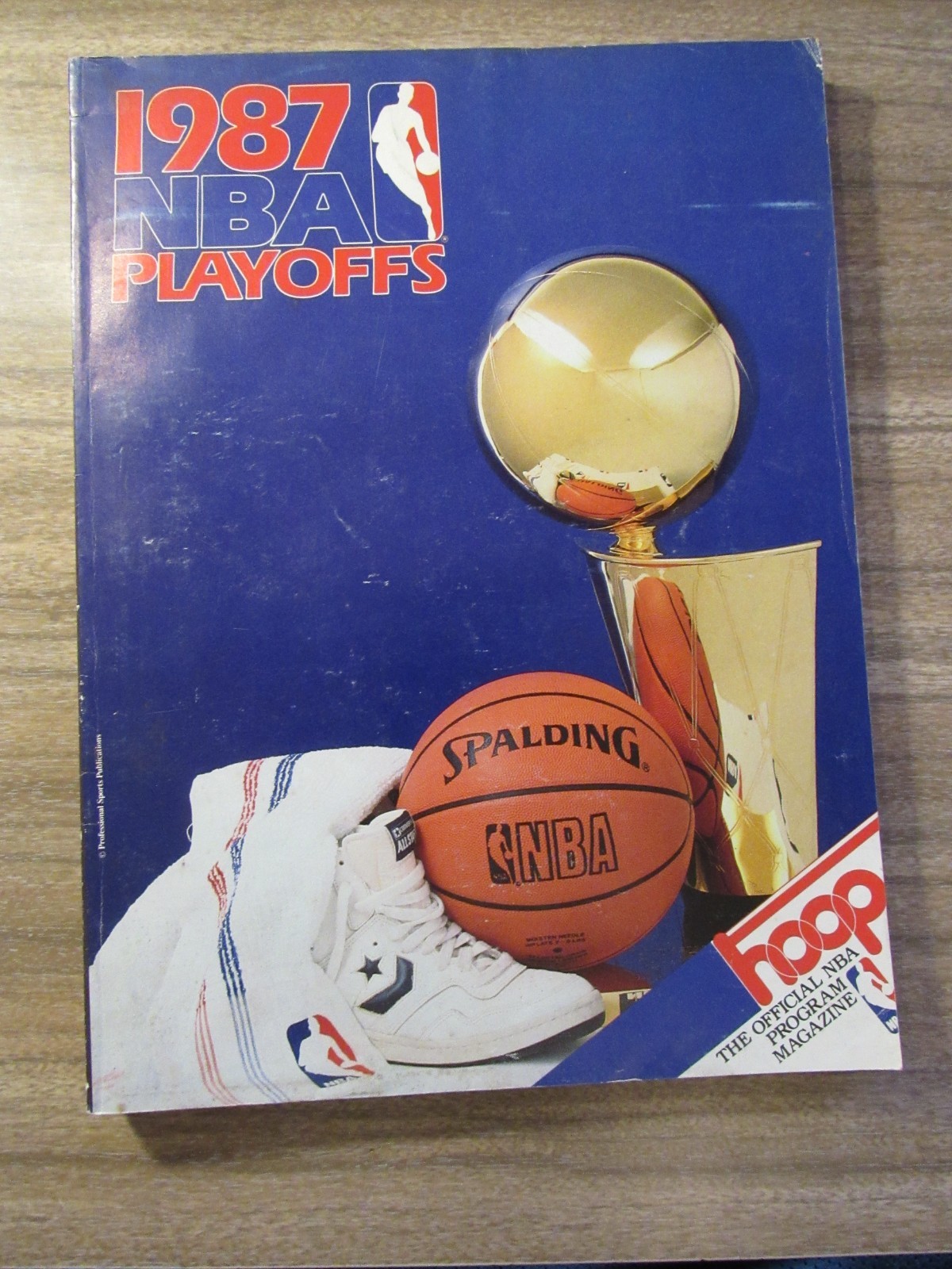 1986-87 Lakers vs Nuggets Playoff Program Game 2 3/25 Magic Johnson 15 Assist DD