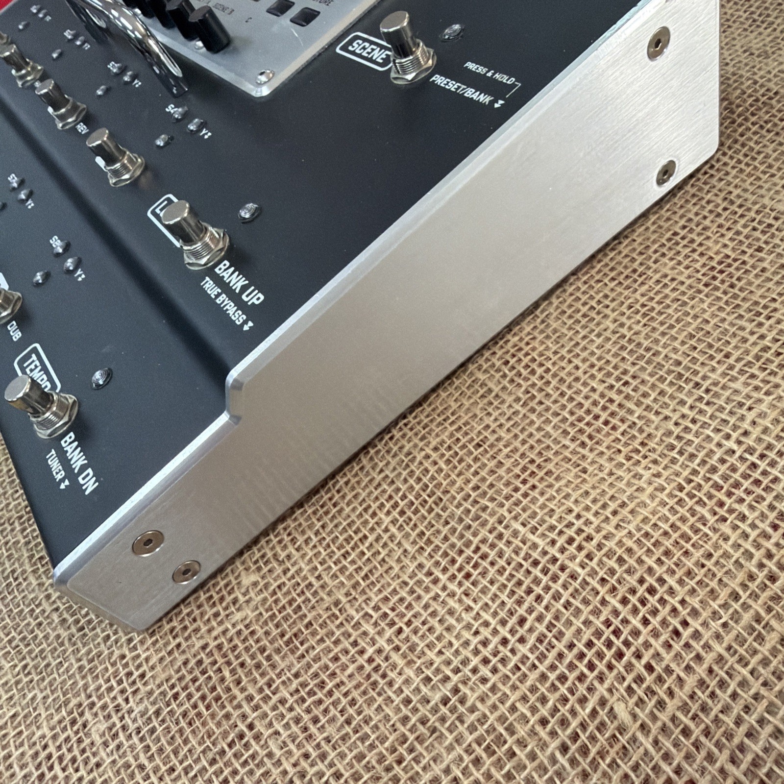Fractal Audio Systems FX-8 Multi-Effects Pedalboard Processor for Guitarists