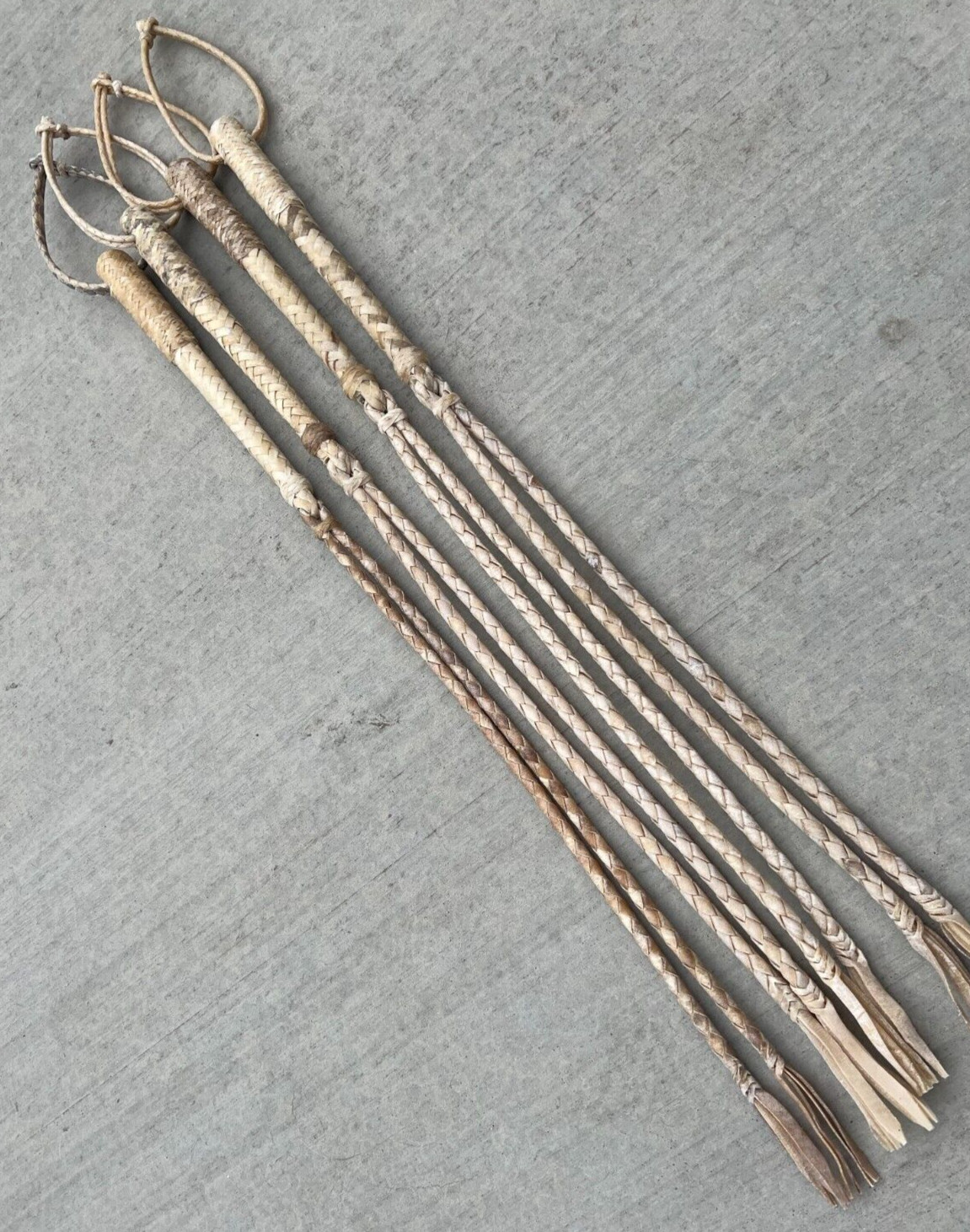 RAWHIDE HORSE QUIRT. SADDLE HORSE CUARTA CHARRA. CHICOTE DE CUERO. CHARRERIA.