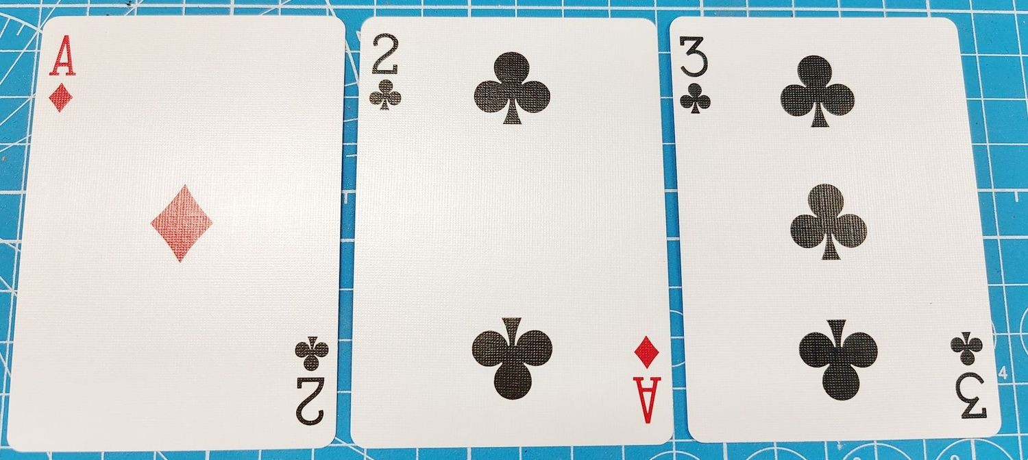 Cards that can be used for Skinner Three card monte, Bicycle Red Back Gaff