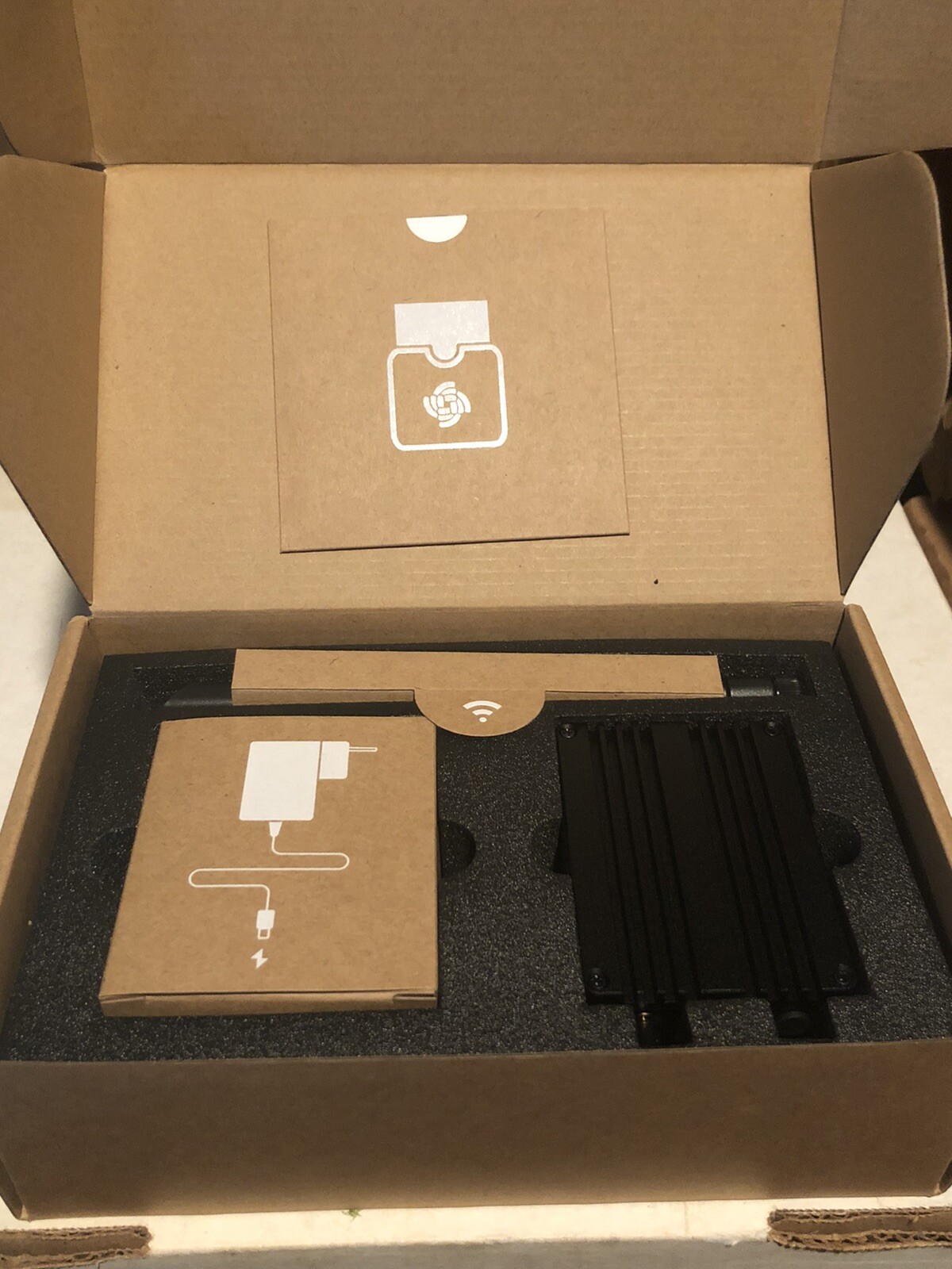 RAK V2 Helium HNT Hotspot Miner - US/CAN - 915 MhZ ** In HAND READY TO SHIP**