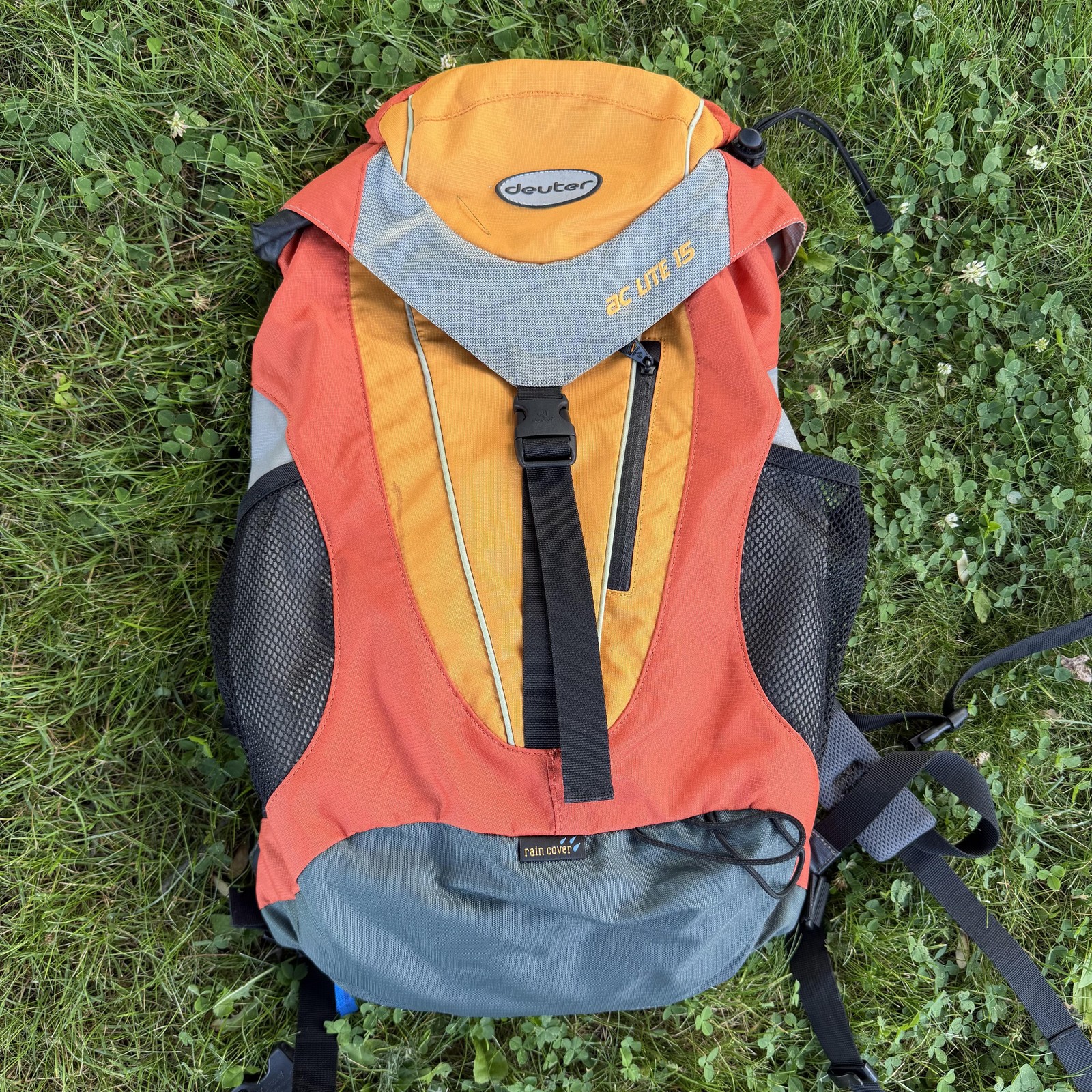 Deuter AC Lite 15 Hiking Backpack 15L Hydration Pack CamelBak 70 oz Rain Cover