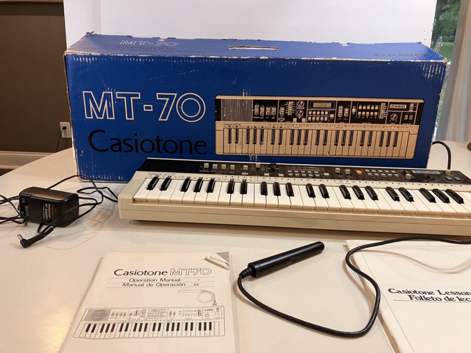 Vintage Casio Casiotone MT-70 Synthesizer Keyboard Tested w/ Box Manual READ