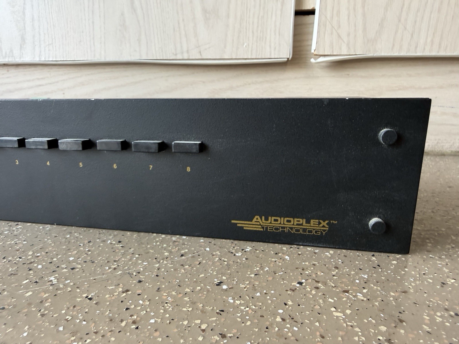 AUDIOPLEX TECHNOLOGY MASTER SERIES MS-8 750W SPEAKER SWITCHER