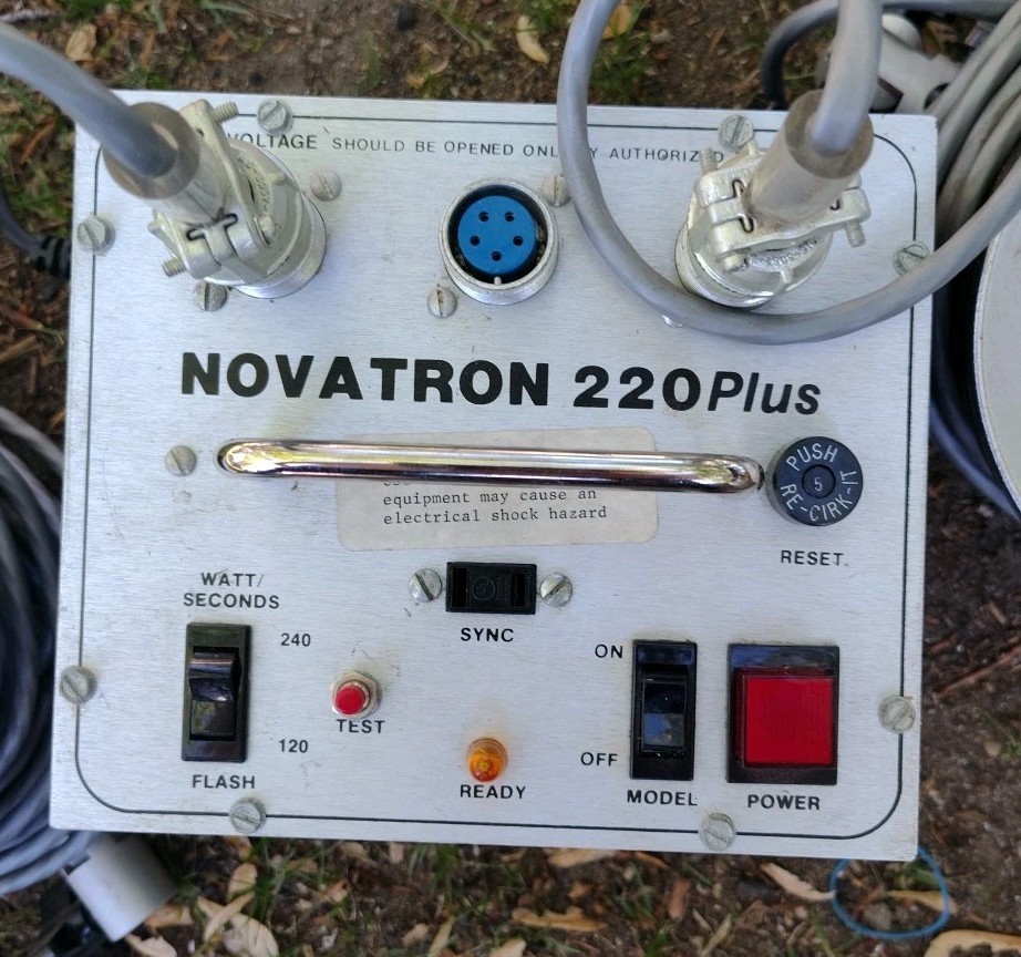 Novatron 220 Plus Studio Lighting