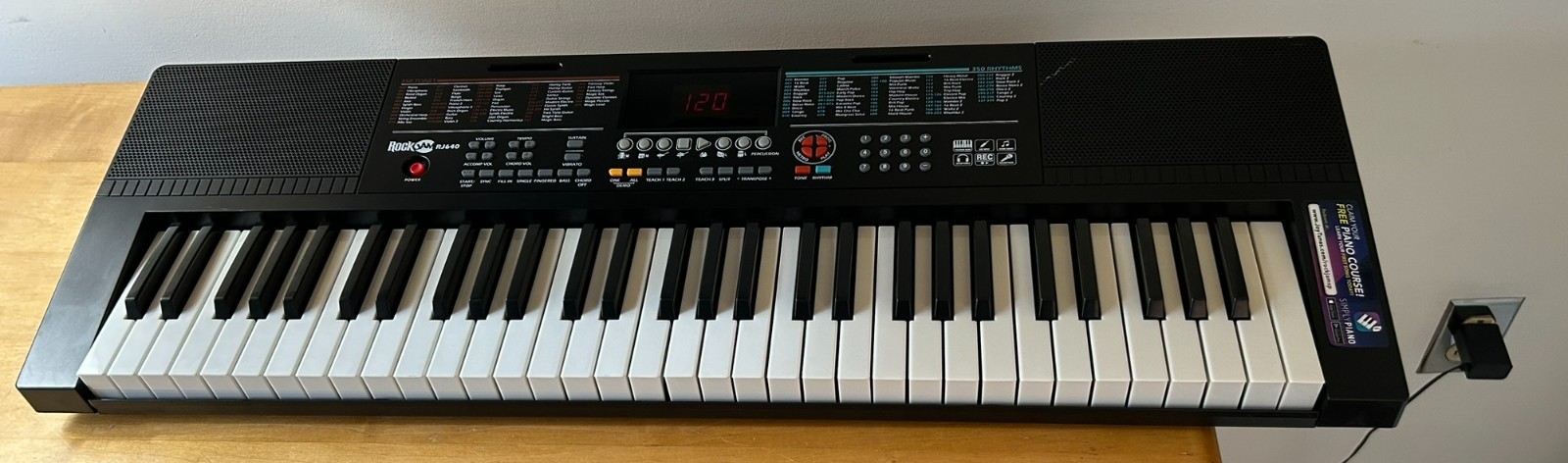 RockJam RJ640 61-Key Electronic Keyboard + Charger. Near Mint, Tested & Working