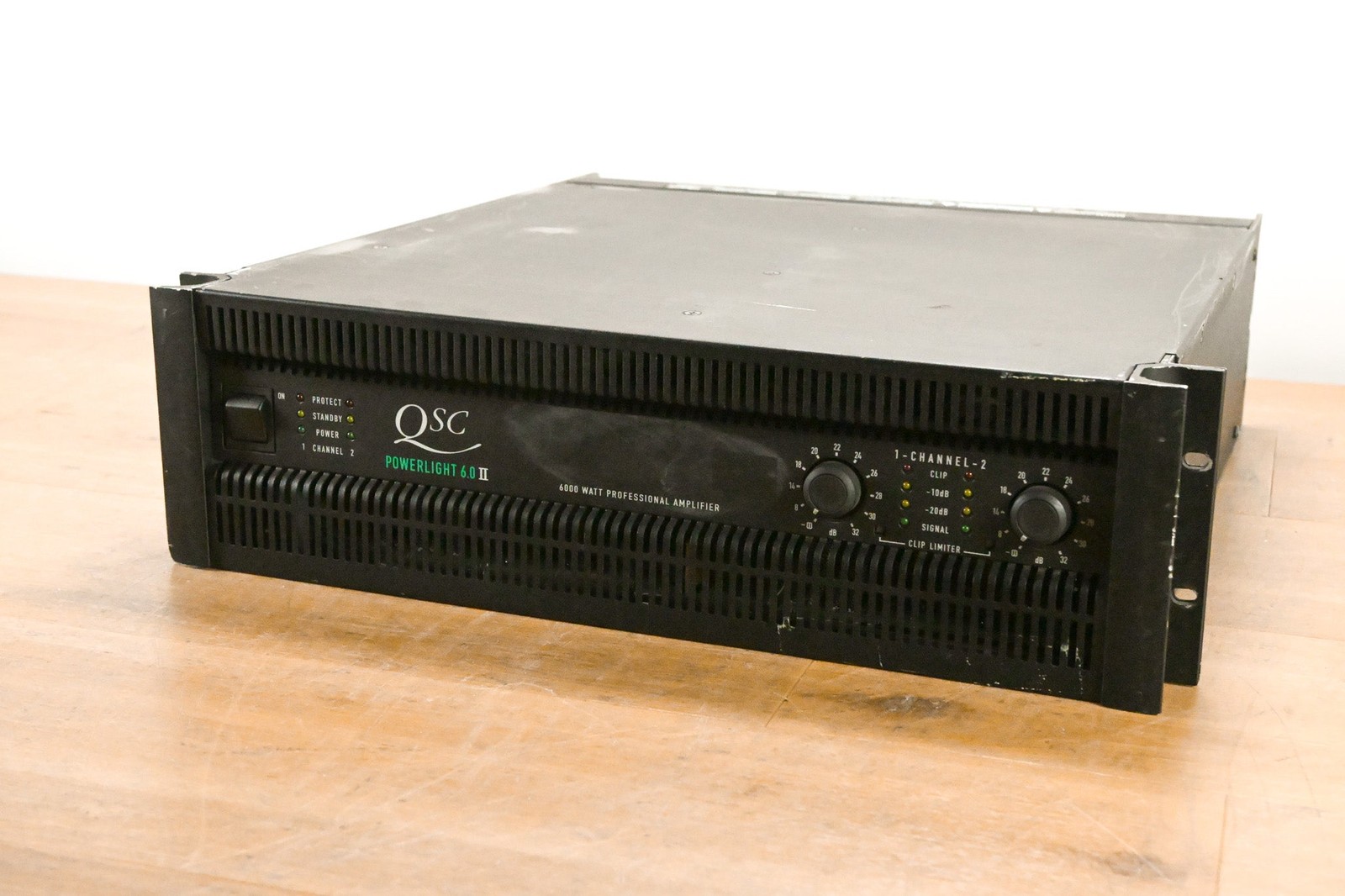 QSC PowerLight 6.0 II 2-channel Power Amplifier CG011SX