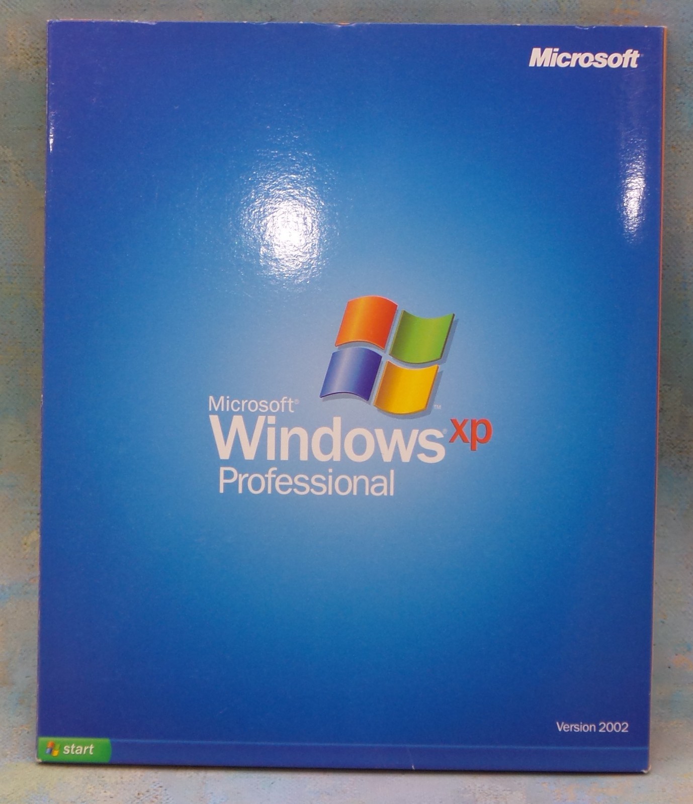 Microsoft Windows XP Professional 2002 Version, 32bit, Retail Package, W/ Keys