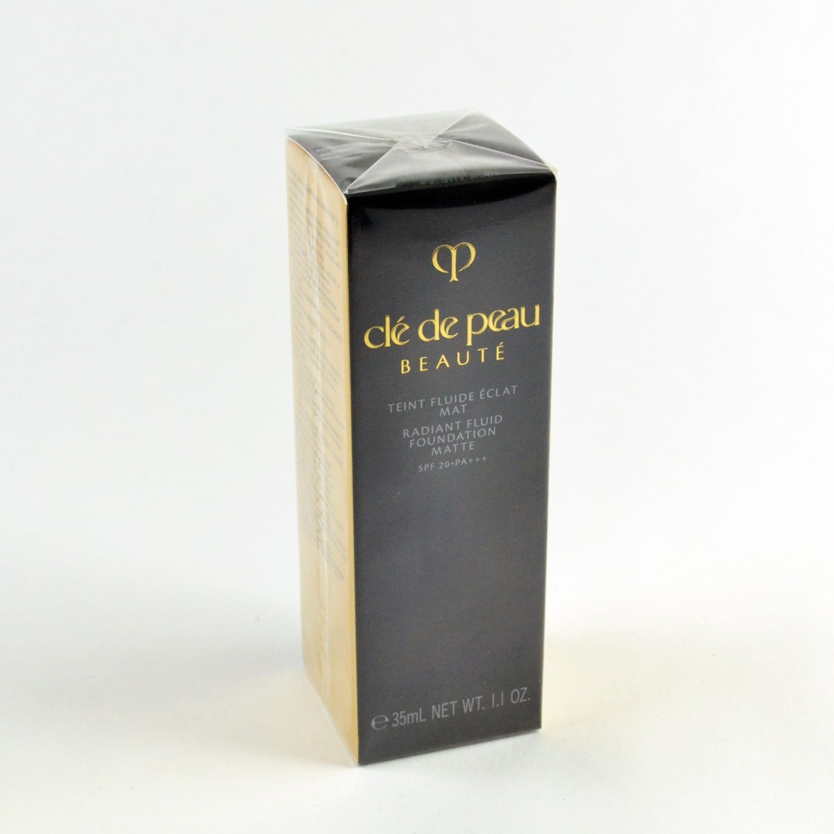Cle De Peau Radiant Fluid Foundation SPF 20 PA +++ Matte B40 LIGHT TAN BEIGE