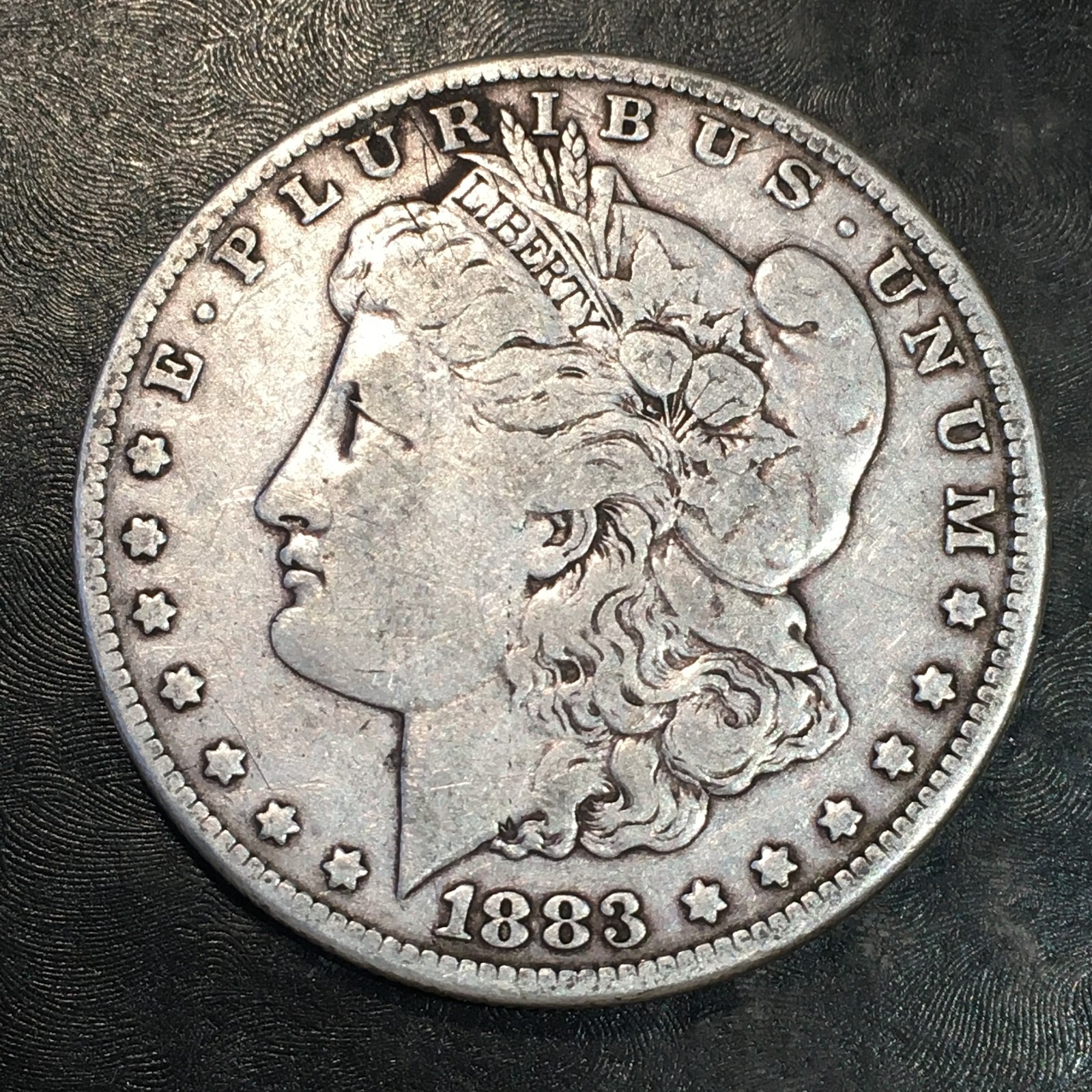 1883 Morgan Dollar - High Quality Scans #o910
